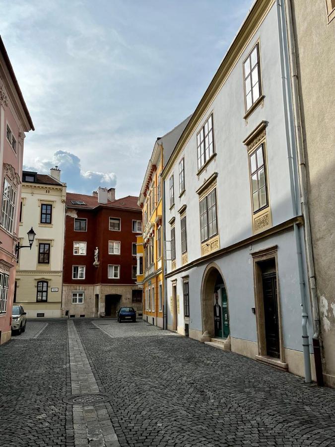 Varga Apartman Sopron Exteriör bild